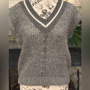 Vintage Haberdashery Sleeveless Sweater Vest V-Neck Gray White Argyle Small Med